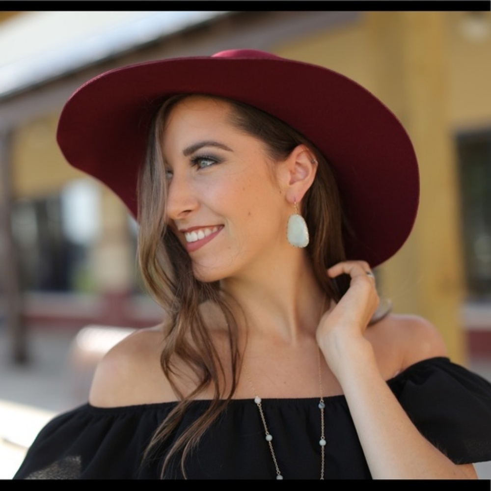 LAST ONE! Burgundy Chain Detail Felt Floppy Hat - Picture 4 of 4